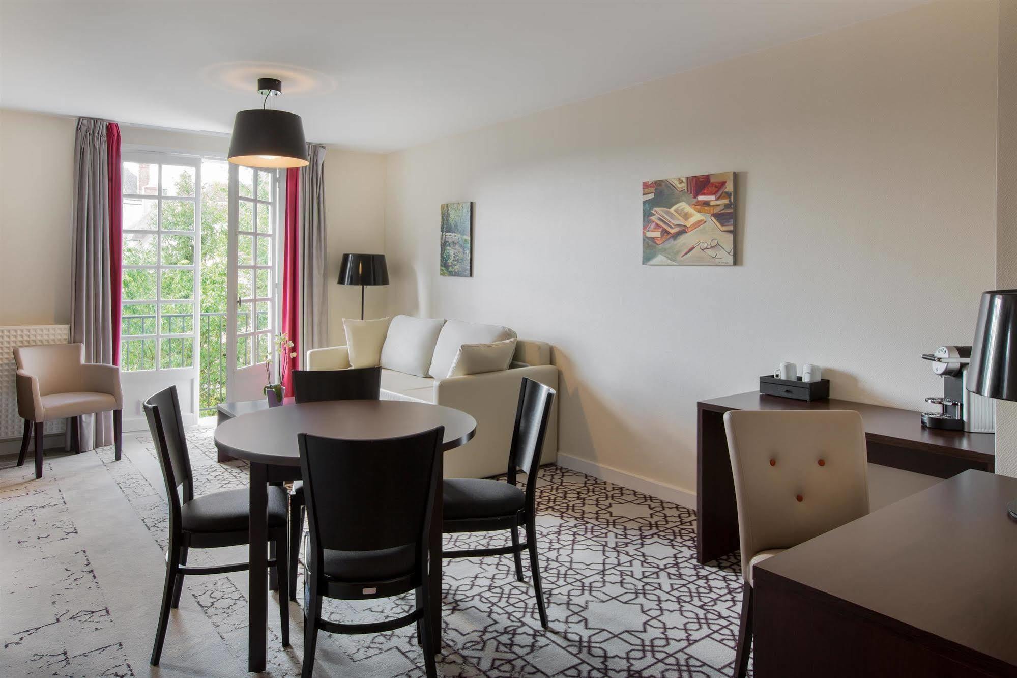 Best Western Blanche De Castille Dourdan Dış mekan fotoğraf
